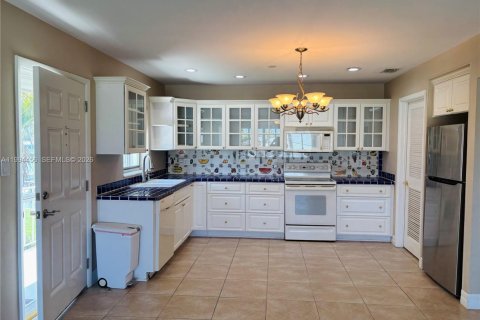 Copropriété à louer à St. Lucie, Floride: 2 chambres, 98.48 m2 № 2056336 - photo 5