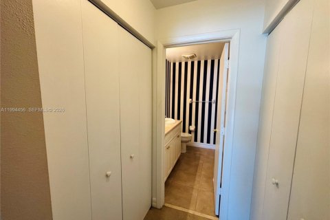 Copropriété à louer à St. Lucie, Floride: 2 chambres, 98.48 m2 № 2056336 - photo 9