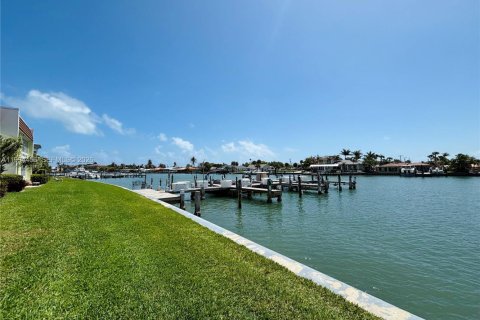 Copropriété à louer à St. Lucie, Floride: 2 chambres, 98.48 m2 № 2056336 - photo 20