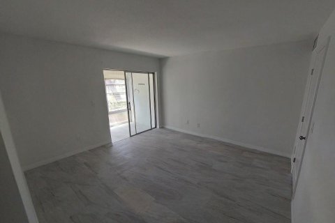Купить кондоминиум в Стьюарт, Флорида 1 спальня, 64.66м2, № 1152183 - фото 1
