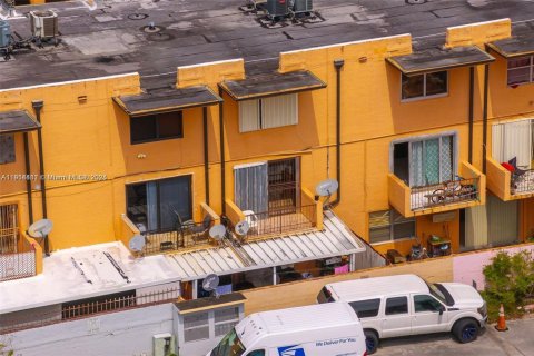 Copropriété à vendre à Hialeah, Floride: 2 chambres, 98.66 m2 № 1970379 - photo 19