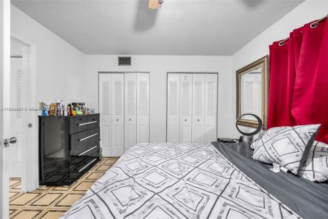 Copropriété à vendre à Hialeah, Floride: 2 chambres, 98.66 m2 № 1970379 - photo 12