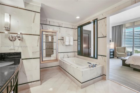Copropriété à vendre à Miami Beach, Floride: 2 chambres, 139.54 m2 № 2154849 - photo 20
