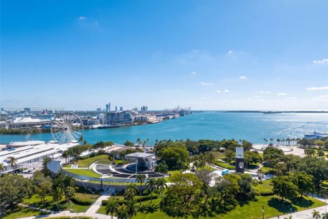 Copropriété à louer à Miami, Floride: 1 chambre, 90.86 m2 № 2076423 - photo 14