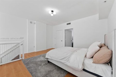Copropriété à louer à Miami, Floride: 1 chambre, 90.86 m2 № 2076423 - photo 11