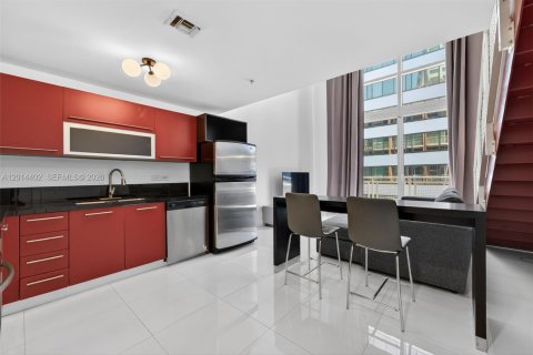 Copropriété à louer à Miami, Floride: 1 chambre, 90.86 m2 № 2076423 - photo 2