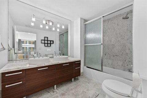 Copropriété à louer à Miami, Floride: 1 chambre, 90.86 m2 № 2076423 - photo 13
