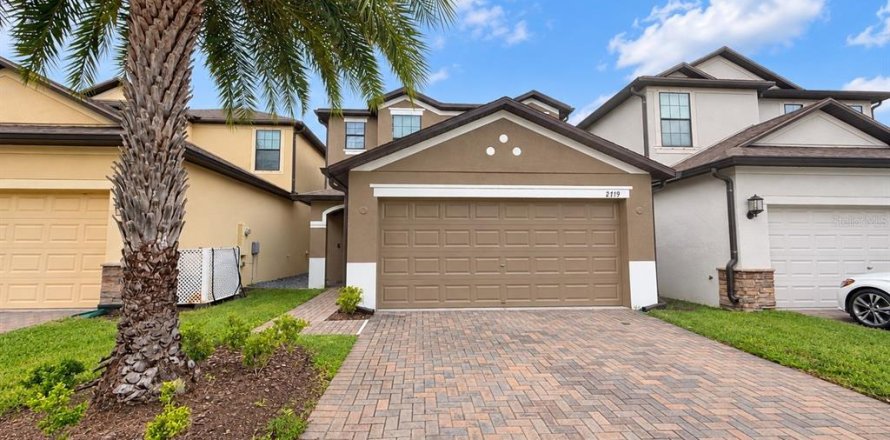 House in Brandon, Florida 4 bedrooms, 199.37 sq.m. № 2410562
