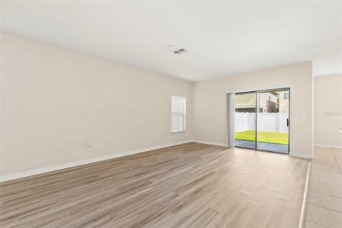 House in Brandon, Florida 4 bedrooms, 199.37 sq.m. № 2410562 - photo 9