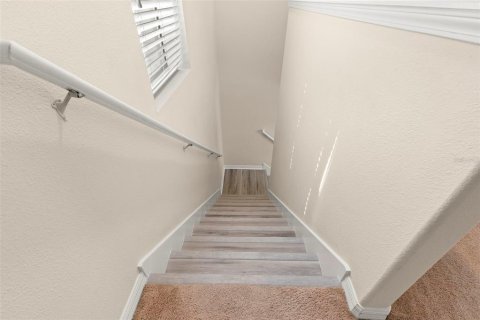 House in Brandon, Florida 4 bedrooms, 199.37 sq.m. № 2410562 - photo 18