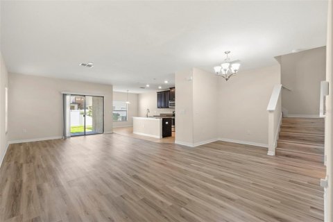 House in Brandon, Florida 4 bedrooms, 199.37 sq.m. № 2410562 - photo 4