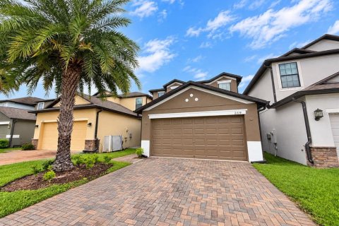 House in Brandon, Florida 4 bedrooms, 199.37 sq.m. № 2410562 - photo 2