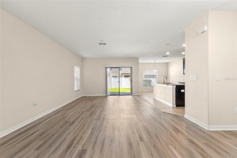 House in Brandon, Florida 4 bedrooms, 199.37 sq.m. № 2410562 - photo 7