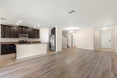 House in Brandon, Florida 4 bedrooms, 199.37 sq.m. № 2410562 - photo 10