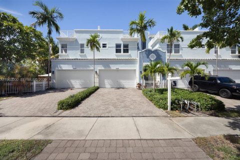 Condo in Pompano Beach, Florida, 3 bedrooms  № 2080999 - photo 3