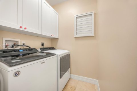 Condo in Pompano Beach, Florida, 3 bedrooms  № 2080999 - photo 10