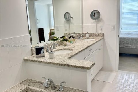 Copropriété à vendre à Coral Gables, Floride: 2 chambres, 132.2 m2 № 1965028 - photo 20