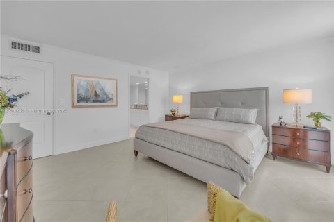 Copropriété à vendre à Coral Gables, Floride: 2 chambres, 132.2 m2 № 1965028 - photo 13