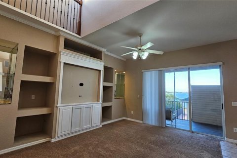 House in Apollo Beach, Florida 3 bedrooms, 208.57 sq.m. № 2227742 - photo 17