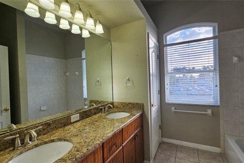 House in Apollo Beach, Florida 3 bedrooms, 208.57 sq.m. № 2227742 - photo 27