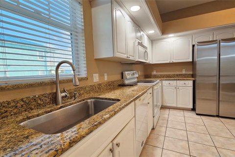 House in Apollo Beach, Florida 3 bedrooms, 208.57 sq.m. № 2227742 - photo 16