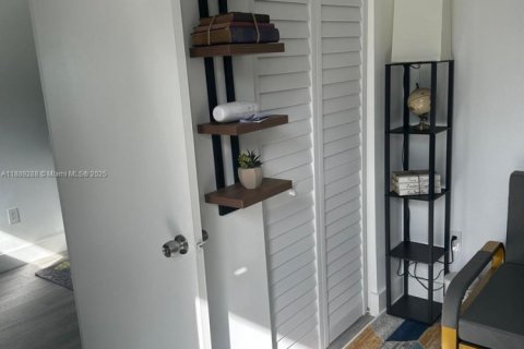 House in Miami, Florida № 1944719 - photo 3