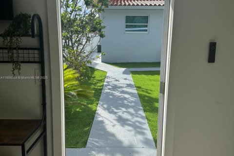 House in Miami, Florida № 1944719 - photo 6