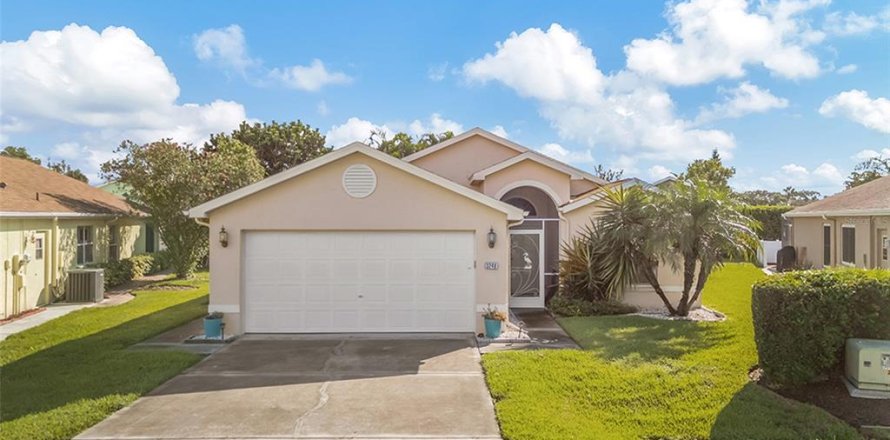 Villa ou maison à New Port Richey, Floride 3 chambres, 149.2 m2 № 2323138