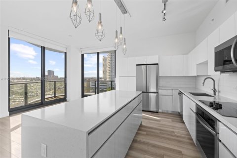 Condo in Hallandale Beach, Florida, 2 bedrooms  № 1974196 - photo 7