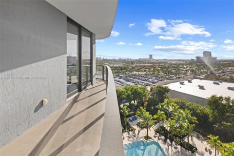 Condo in Hallandale Beach, Florida, 2 bedrooms  № 1974196 - photo 26