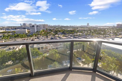 Condo in Hallandale Beach, Florida, 2 bedrooms  № 1974196 - photo 20