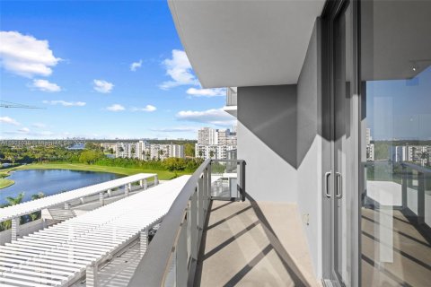 Condo in Hallandale Beach, Florida, 2 bedrooms  № 1974196 - photo 24