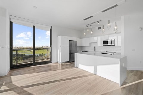 Condo in Hallandale Beach, Florida, 2 bedrooms  № 1974196 - photo 5