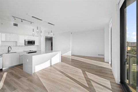 Condo in Hallandale Beach, Florida, 2 bedrooms  № 1974196 - photo 13