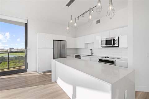 Condo in Hallandale Beach, Florida, 2 bedrooms  № 1974196 - photo 6