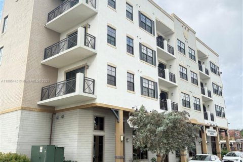 Condominio en alquiler en Davie, Florida, 1 dormitorio, 58.9 m2 № 1947649 - foto 1