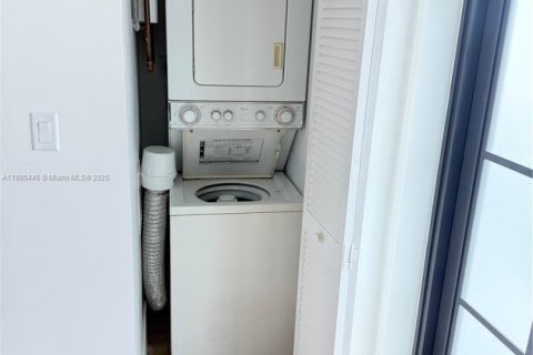 Condominio en alquiler en Davie, Florida, 1 dormitorio, 58.9 m2 № 1947649 - foto 8