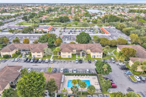 Apartamento en alquiler en Miami, Florida, 2 dormitorios, 76.64 m2 № 2026382 - foto 5