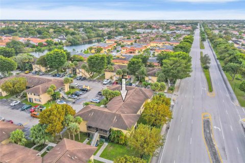 Apartamento en alquiler en Miami, Florida, 2 dormitorios, 76.64 m2 № 2026382 - foto 23