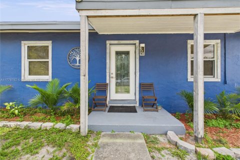 House in Fort Lauderdale, Florida 3 bedrooms, 91.42 sq.m. № 1865505 - photo 3