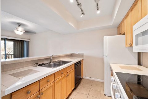 Condo in Orlando, Florida, 2 bedrooms  № 2097713 - photo 7