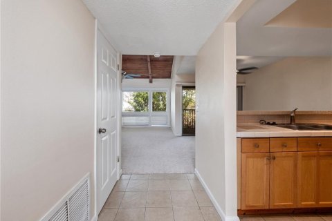 Condo in Orlando, Florida, 2 bedrooms  № 2097713 - photo 16