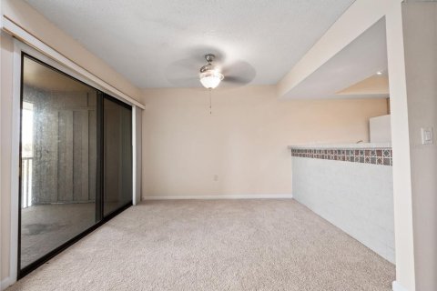 Condo in Orlando, Florida, 2 bedrooms  № 2097713 - photo 6
