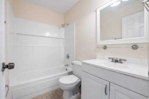 Condo in Orlando, Florida, 2 bedrooms  № 2097713 - photo 13