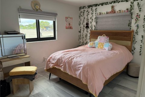 Villa ou maison à vendre à Miami, Floride: 4 chambres, 161.65 m2 № 2015838 - photo 15