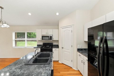 Villa ou maison à louer à Apollo Beach, Floride: 3 chambres, 122.72 m2 № 2408093 - photo 5