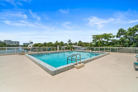 Condo in Fort Lauderdale, Florida, 1 bedroom  № 2081898 - photo 25