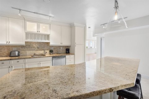 Condo in Fort Lauderdale, Florida, 1 bedroom  № 2081898 - photo 13
