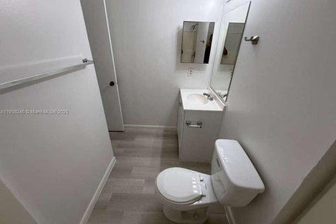 Снять в аренду кондоминиум в Корал-Спрингс, Флорида 2 спальни, 79.9м2, № 1964575 - фото 14