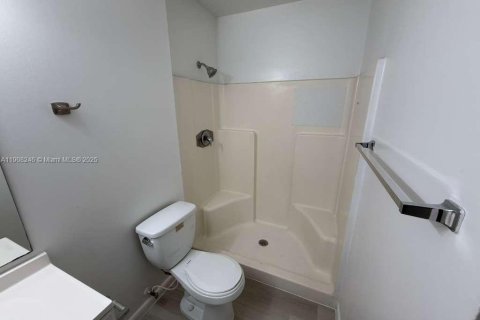 Снять в аренду кондоминиум в Корал-Спрингс, Флорида 2 спальни, 79.9м2, № 1964575 - фото 13